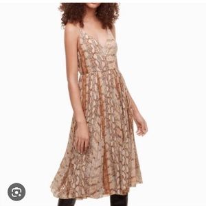 Aritzia Wilfred Beaune Pleated Dress size S New With Tag